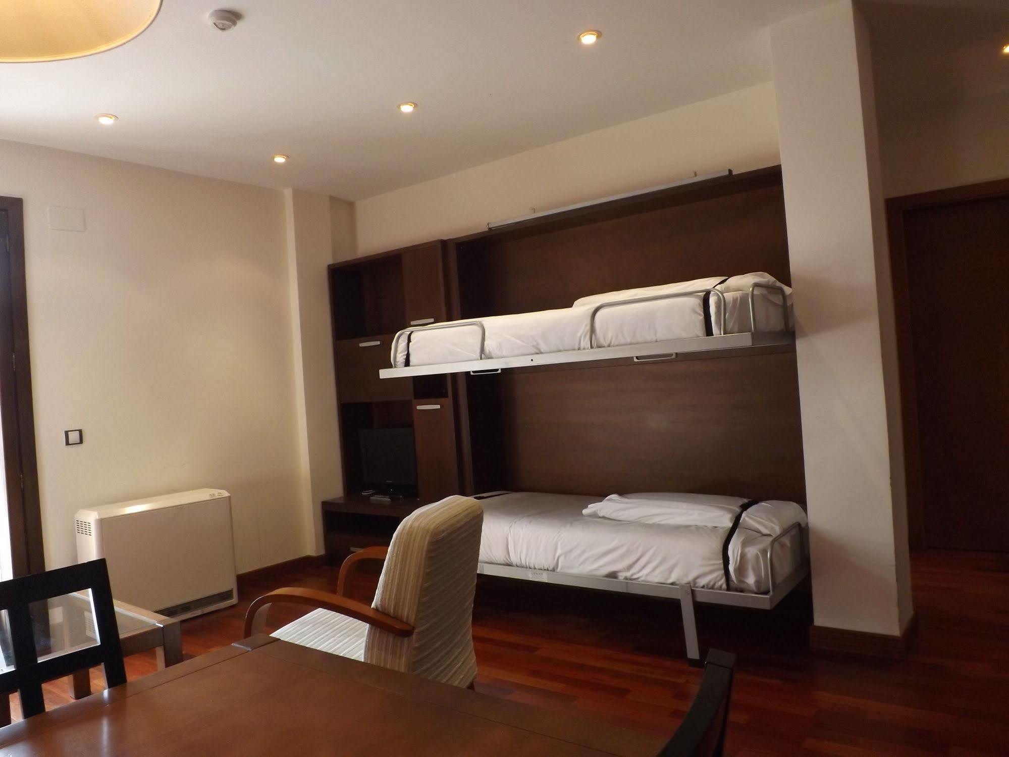 Roca Nevada Suites Villanúa Εξωτερικό φωτογραφία
