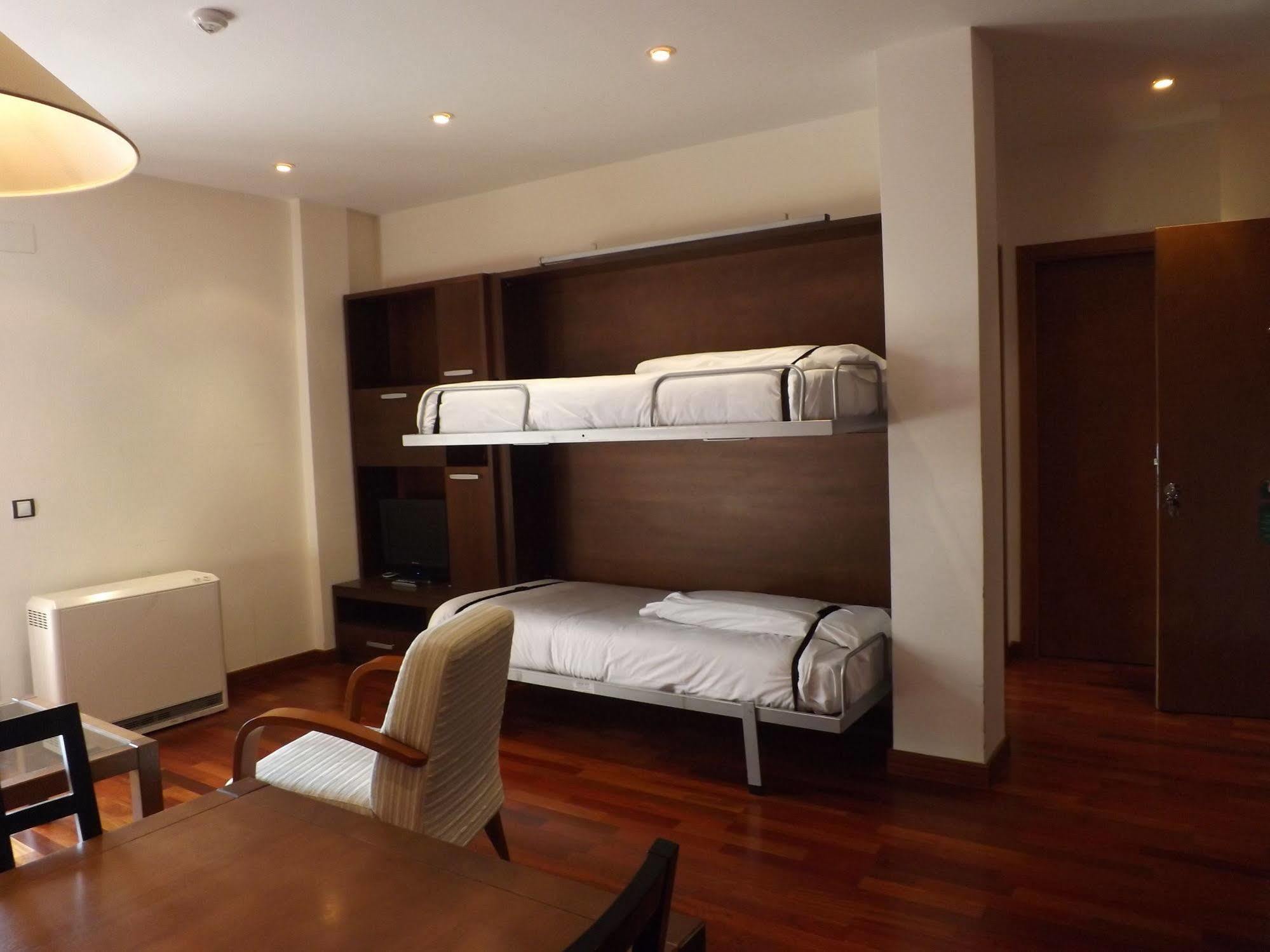 Roca Nevada Suites Villanúa Εξωτερικό φωτογραφία